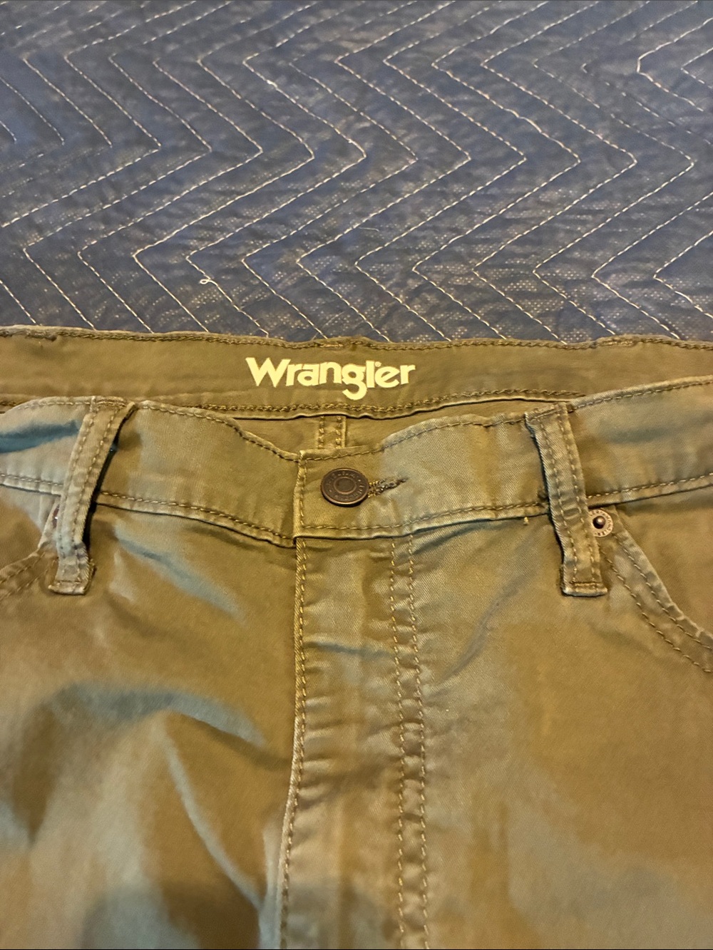 Wrangler Men's Olive Utility Chinos - Picture 2 of 5